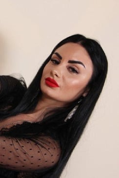 Goddess Ambra VR porn