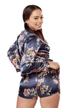 Sophia Burns VR porn