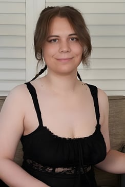 Veronica Snow VR porn