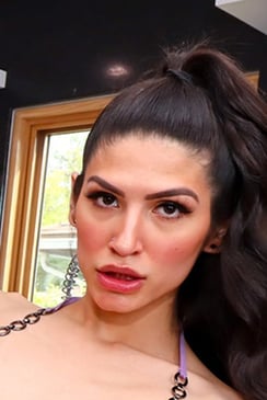 Zariah Aura VR porn